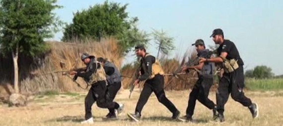 巴基斯坦警方21日在旁遮普省拉金布爾地區成功解救前一天被綁架的7名警察，獲救警察均沒有受傷。（圖源：互聯網）