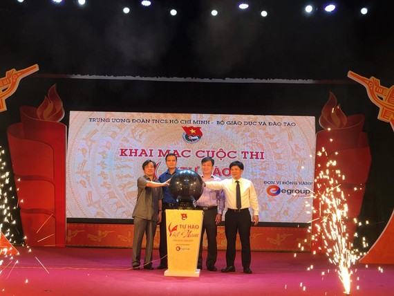 圖為2017年第２屆“越南引以為榮”民族歷史文化探索比賽開幕儀式。(圖源: 互聯網)