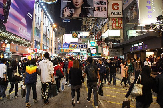 香港是接近國際客戶通道。圖為香港旺角西洋菜南街一隅。（示意圖源：互聯網）