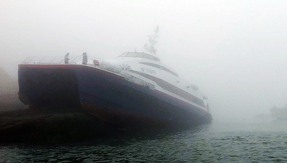 一艘載有百餘人的客輪在韓國西南海域觸礁。（圖源：互聯網）