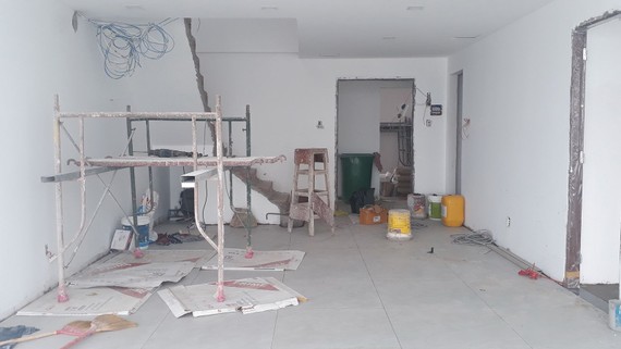七賢公寓未經消防驗收就讓居民入住。