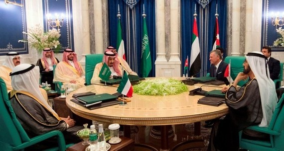 沙特阿拉伯、科威特和阿拉伯聯合酋長國與約旦11日在麥加舉行的圓桌會議，決定向約旦提供總額達25億美元的一攬子經濟援助。（圖源：AP）