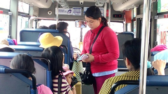 巴士運營存在不足之處致不吸引眾人乘坐。
