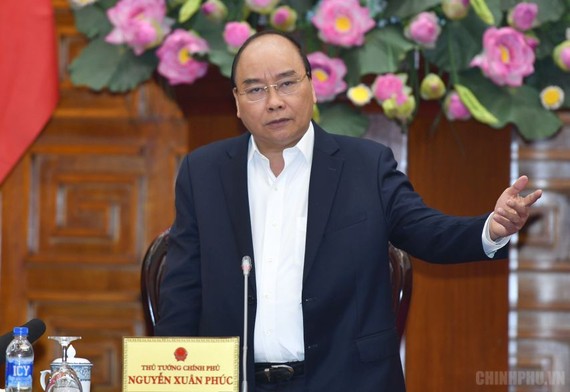政府總理阮春福主持政府常務會議並發表講話。（圖源：光孝）