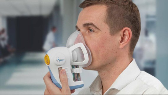 英國研究團隊希望通過試驗找到呼吸中的一些特徵，用於開展癌症早期檢測。（圖源：Cancer Reasearch UK）
