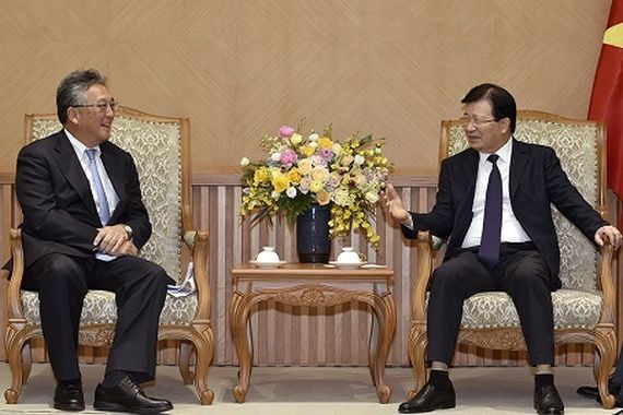政府副總理鄭廷勇（右）接見日本Marubeni集團執行長岩佐薰。