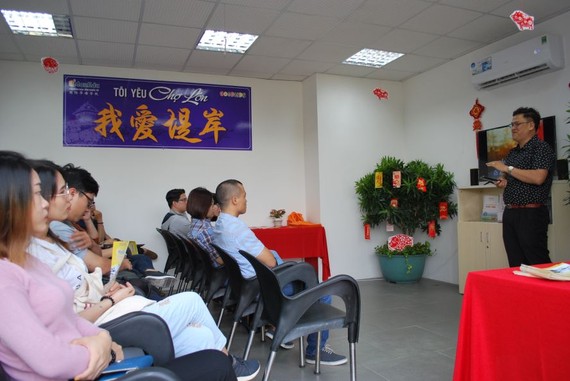 “我愛堤岸”俱樂部首期活動由陳志明校長主持。