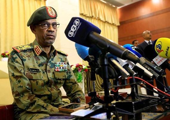 蘇丹國防部長阿瓦德‧穆罕默德‧艾哈邁德‧本‧奧夫（Awad Mohamed Ahmed Ibn Auf）。（圖源：路透社）