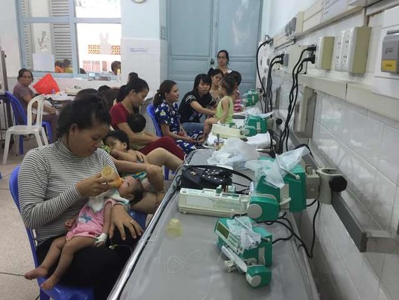 圖為入住市第二兒童醫院呼吸道1科接受治療的病童。（圖源：陲楊）