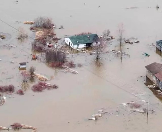 加拿大近日受春季洪水災害威脅，多處嚴重淹水，繼首都渥太華之後，蒙特利爾在當地時間26日宣佈進入緊急狀態。（圖源：互聯網）