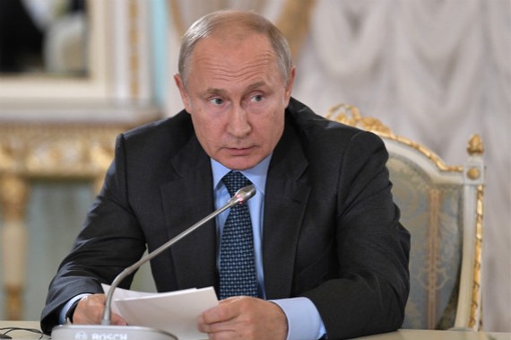 當地時間 6月6日，俄羅斯總統普京在聖彼得堡經濟論壇期間接見媒體高管。（圖源：互聯網）
