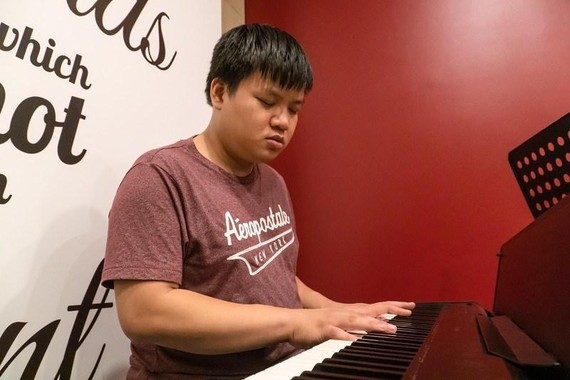 視障鋼琴家武文泗將為本期音樂節目系列帶來精彩的表演。（圖源：互聯網）