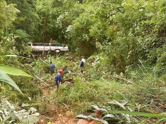 客車在廣寧省仙安縣墜崖事故現場。（圖源：讀者提供）