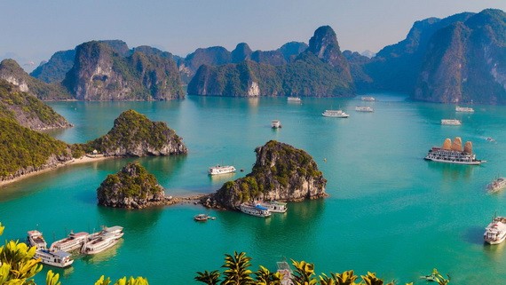 下龍灣是越南的代表景點之一。
