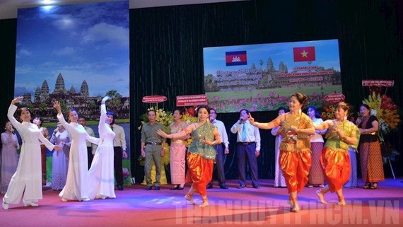 柬埔寨王國國慶66週年紀念活動文藝節目表演一隅。（圖源：市黨部新聞網）