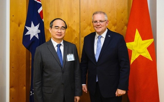 市委書記阮善仁（左）與澳大利亞總理莫里森。（圖源：喬峰）