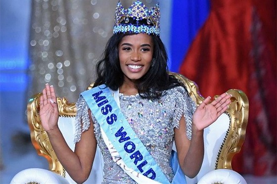 來自牙買加的托妮-安‧辛格(Toni-Ann Singh)戴上了世界小姐的桂冠。（圖源：互聯網）