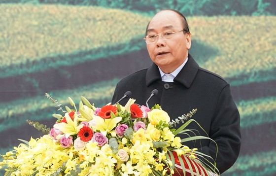 政府總理阮春福在發起“世代銘記胡伯伯恩情的新春植樹節”響應儀式上致詞。（圖源：光孝）