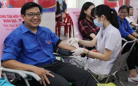 共青團員參加捐血活動。（圖源：越通社）