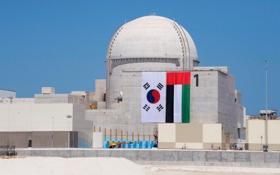 阿拉伯世界第1座商業核電廠「巴拉卡核電廠」獲得執照。（圖源：AFP）
