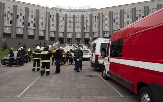 聖彼得堡聖喬治醫院火警，導致5名新冠病人死亡。（圖源：AP）