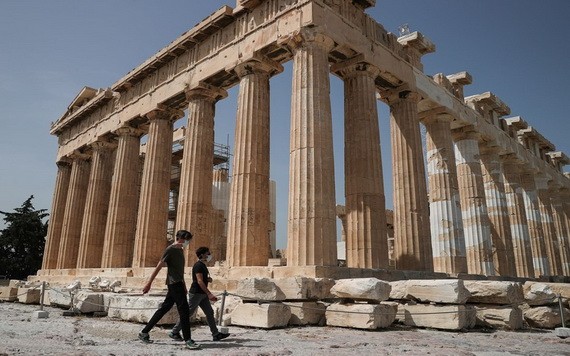 當地時間5月18日，希臘雅典，雅典衛城向公眾開放，吸引遊客參觀，當天希臘露天考古遺址和各類主題公園當天起恢復開放。（圖源：互聯網）