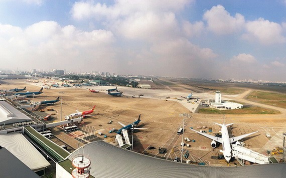 圖為新山一機場的飛機停放區一瞥。（圖源：）