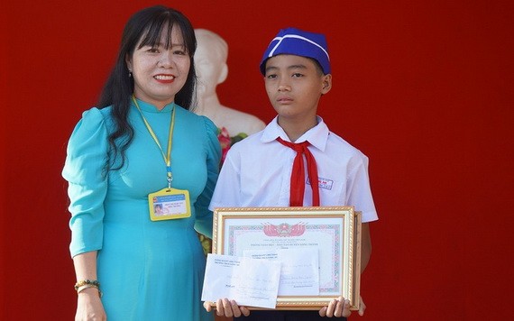 隆安初中學校六年級1班學生范仲達獲表彰。（圖源：武匯）