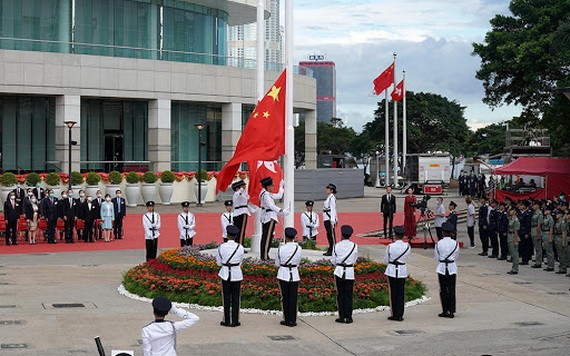 中國香港特區政府7月1日上午在灣仔金紫荊廣場舉行升旗儀式，慶祝香港回歸祖國23週年。（圖源：互聯網）