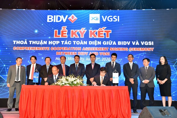 越南GS Industry(VGSI)投資主與越南投資暨開發銀行(BIDV)日前正式簽署ZEITGEIST超都市第一分區項目全面戰略合作協議。