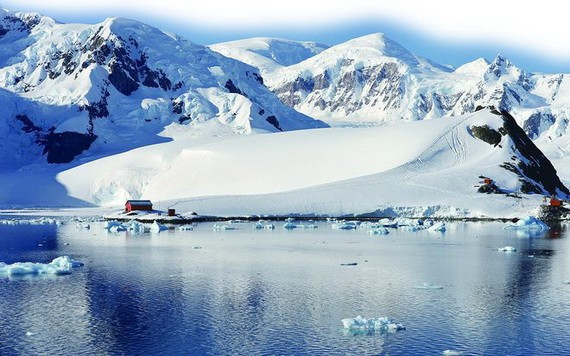 南極雪山