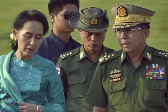 緬甸軍方逮捕昂山素姬後，宣佈為期一年的緊急狀態，緊急狀態結束後將重新舉行大選。（圖源：AP）