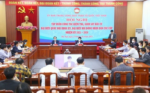 越南祖國陣線中央委員會2月23日舉辦的選舉檢查及監督工作集訓會議。（圖源：芳草）