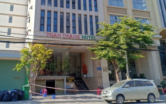 該旅遊團所入住的全勝酒店現已被封鎖。（圖源：Q. Luật）