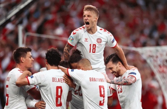 丹麥球隊慶祝進球。 （圖源：互聯網）
