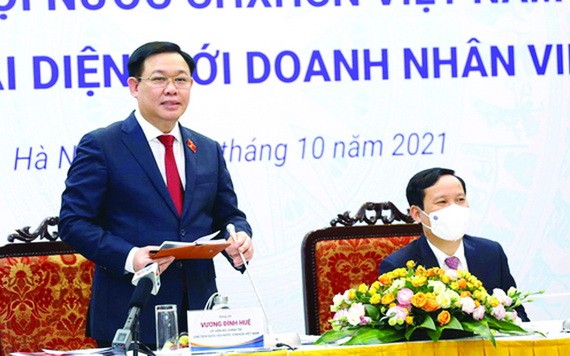 國會主席與越南企業家代表會晤