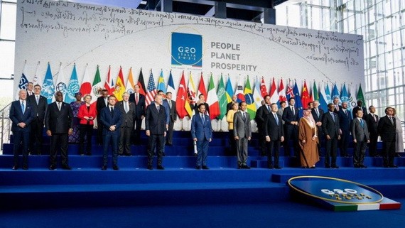 G20與會領導人集體合影。（圖源：AFP）