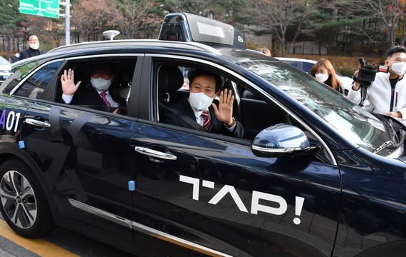 自動駕駛汽車在韓首爾亮相