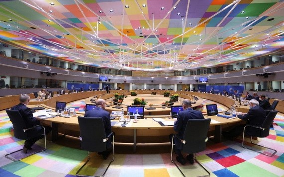 這是10月21日在比利時布魯塞爾的歐盟總部拍攝的歐盟峰會現場。（圖：歐盟）