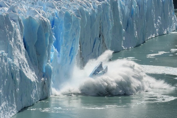 美國地球物理聯盟的科學家警告說，南極洲西部最大的冰川之一－思韋茨冰川正在融化，支撐其的關鍵冰架可能會在三到五年內崩塌。（圖：互聯網）