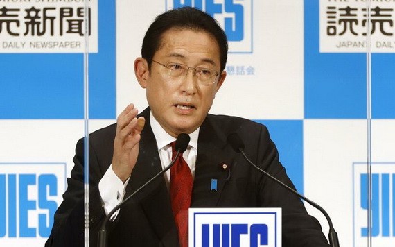 12月22日下午，日本首相岸田文雄在東京某賓館發表演講。（圖：共同社）