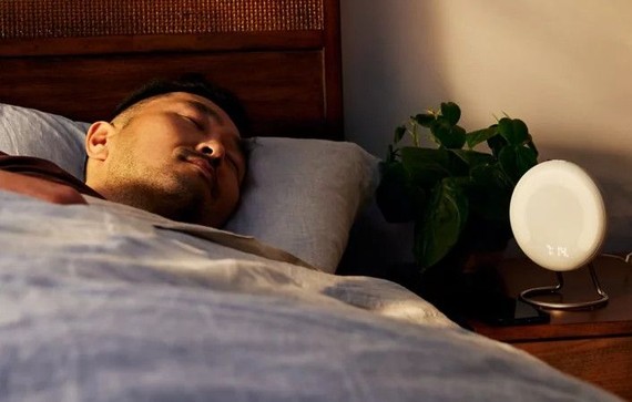一項已發表的大型新研究指出，50歲及以上者每晚若睡不到5小時，與睡超過5小時的人相比，隨著年紀增長而患有多種慢性疾病的風險更大。（示意圖：AP）