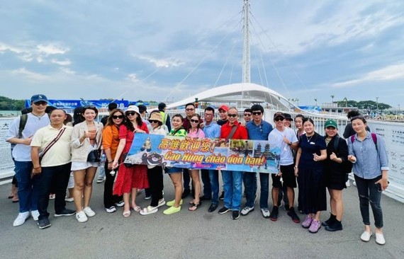 多家旅遊公司代表赴台灣採線。