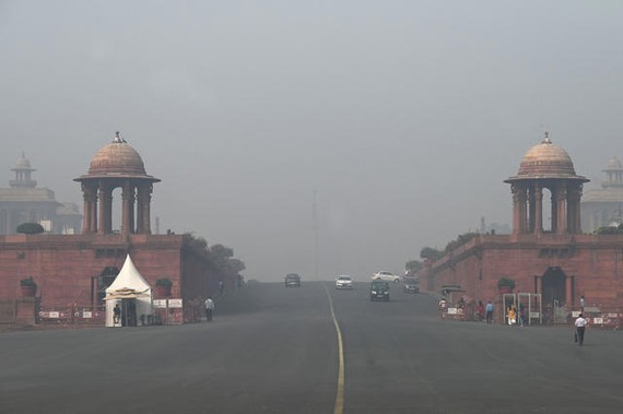 印度首都新德里3日空氣質量指數超過400，屬於空氣污染“嚴重”級別。（圖：AFP）