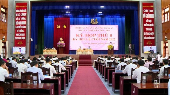 第十屆隆安省人民議會第八次會議現場。（圖：黃遊）