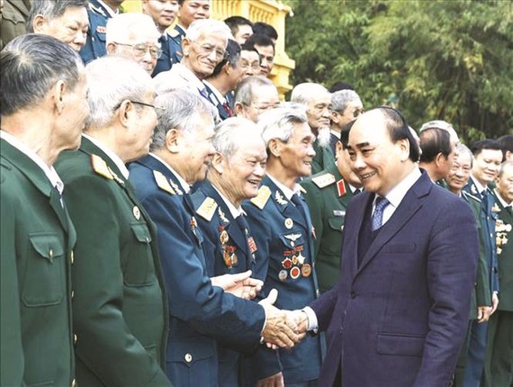 國家主席與防空火箭部隊退伍軍人會晤