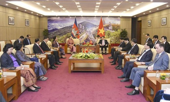 越南國會與柬埔寨議會代表團會見現場。（圖：國會）