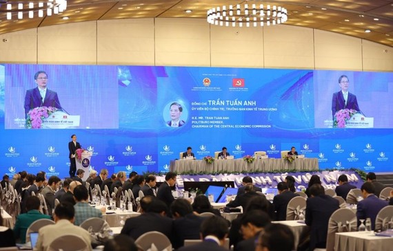 “2023年越南经济：稳定宏观经济、确保各大杠杆，稳健越过挑战”的第五次越南经济论坛。