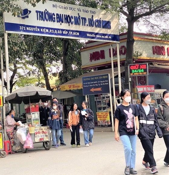 本市开放大学在旧邑郡第三坊阮俭街371号租用物质设施。