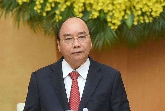 越南共产党中央委员会批准阮春福同志辞去职务。